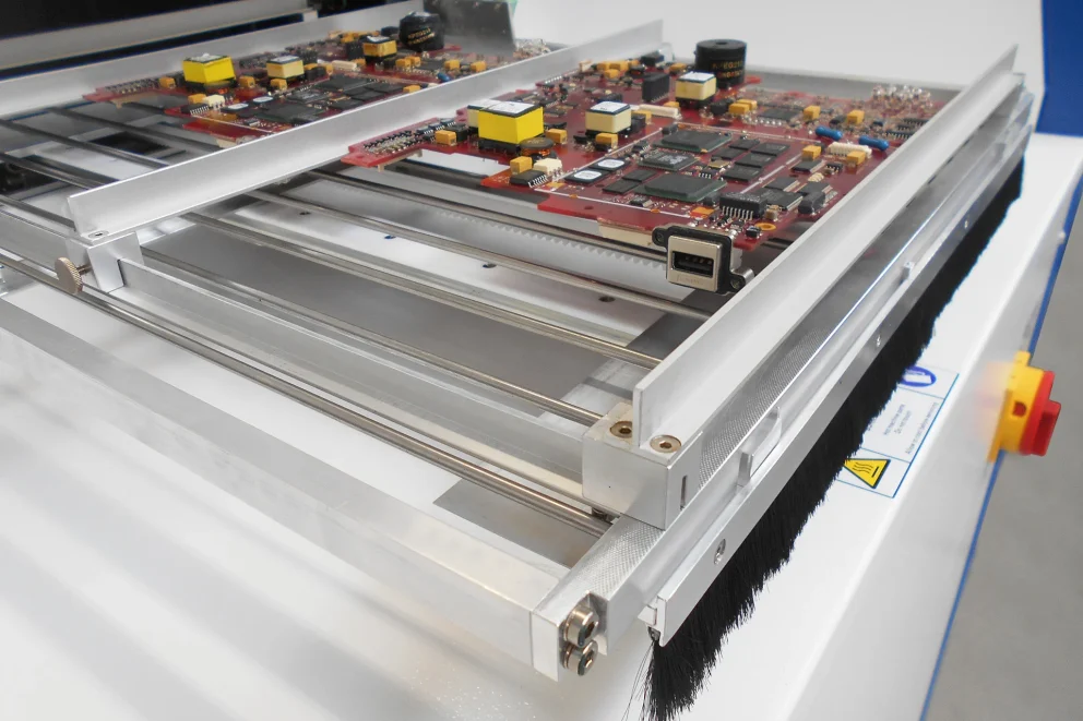 BLC420 vapour phase soldering system