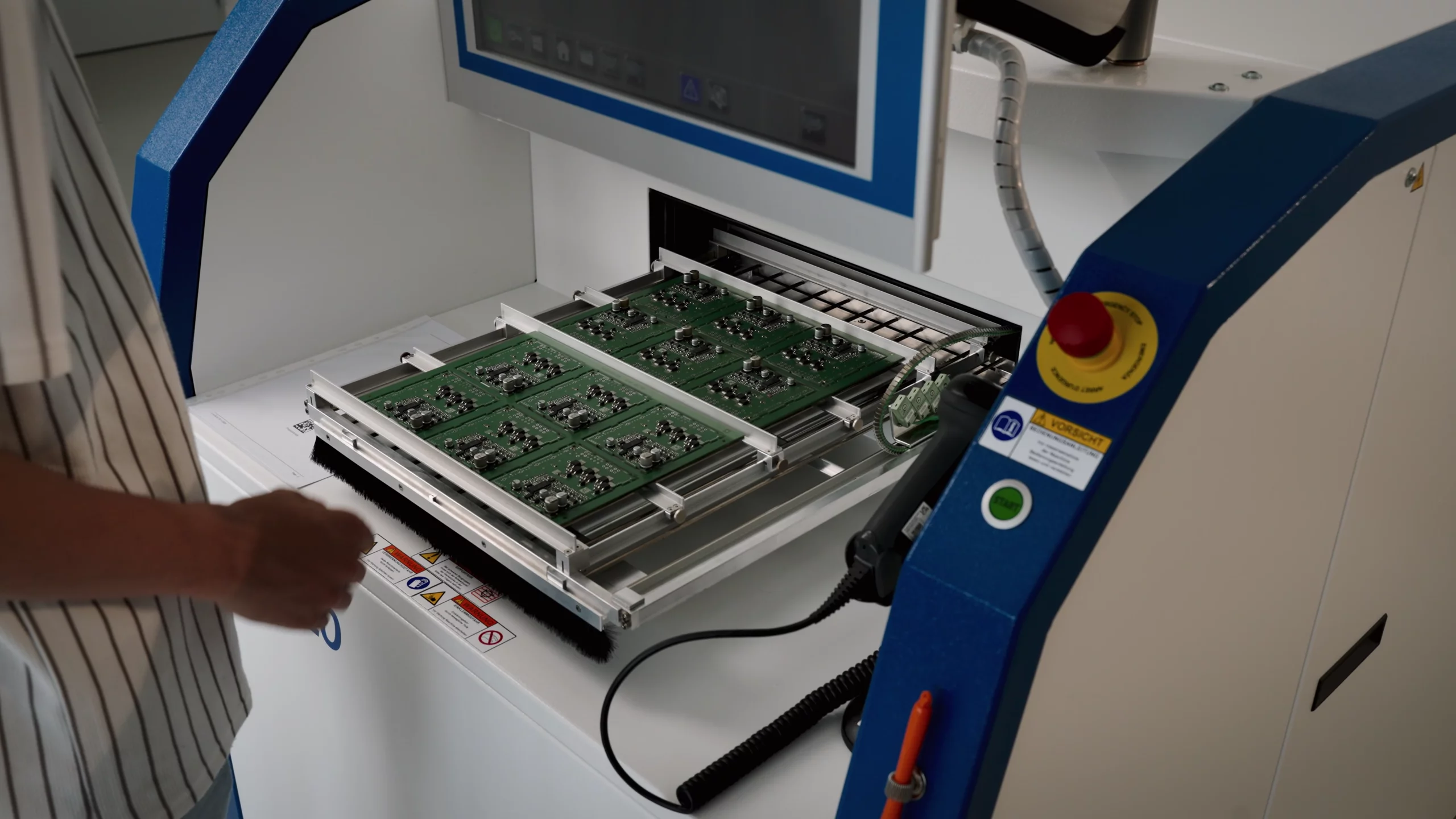 Leiterplatten auf dem Werkstückträger der IBL BLC420